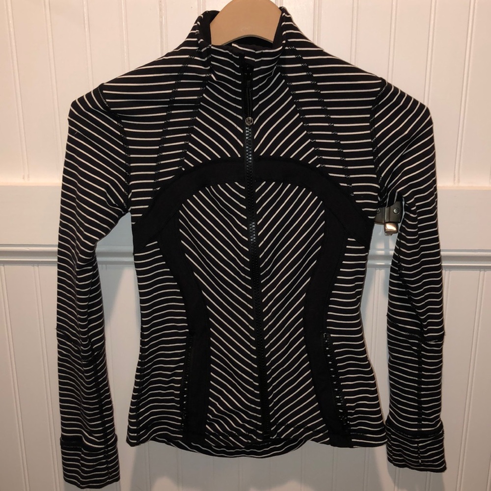 B/W Striped Lulu Lemon ZIP Up 4